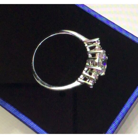 2 Ct. Round Solitaire & Cluster Design Engagement/Bridal Ring Sz 7 - Picture 3 of 5